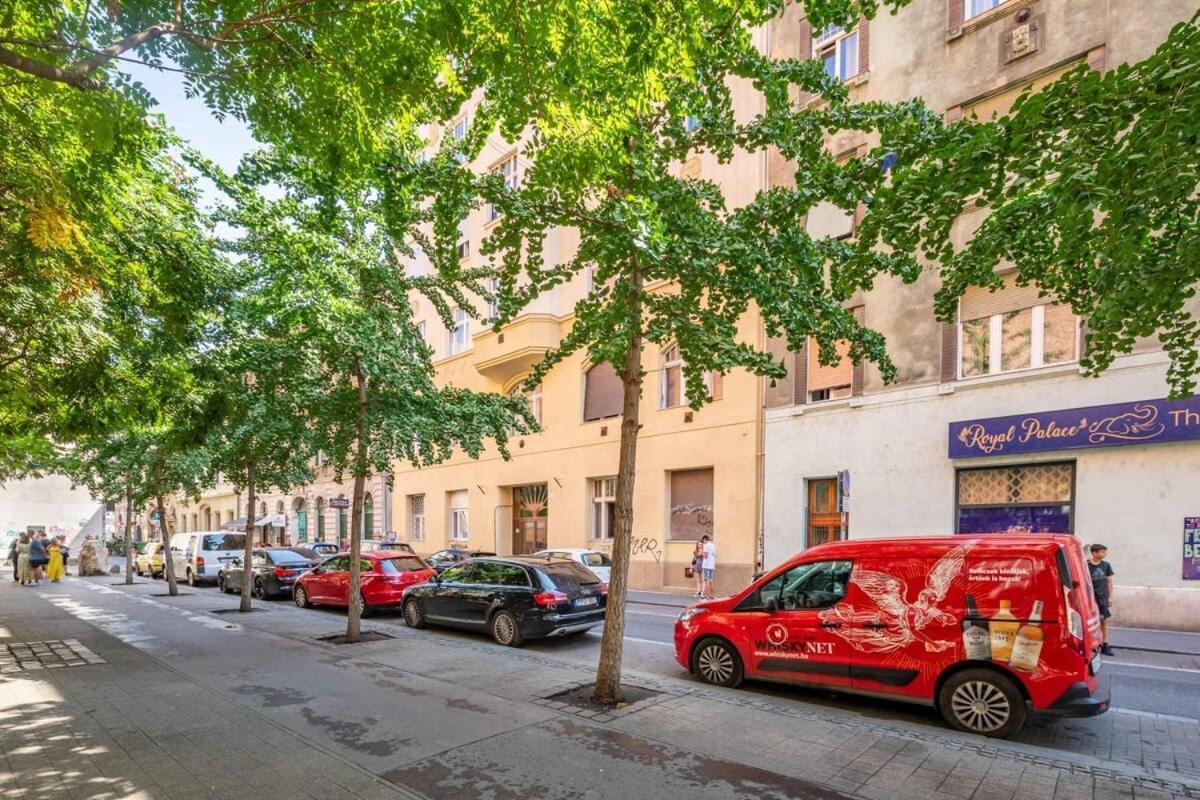 Ultra Apartman *